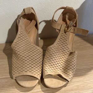 Express Tan Women's Sandals